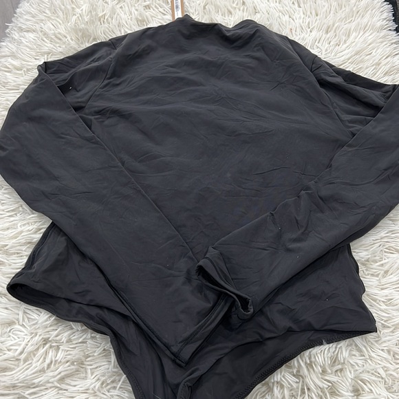 SKIMS  FITS EVERYBODY  LONG SLEEVE CREW NECK BODYSUIT - Picture 7 of 8